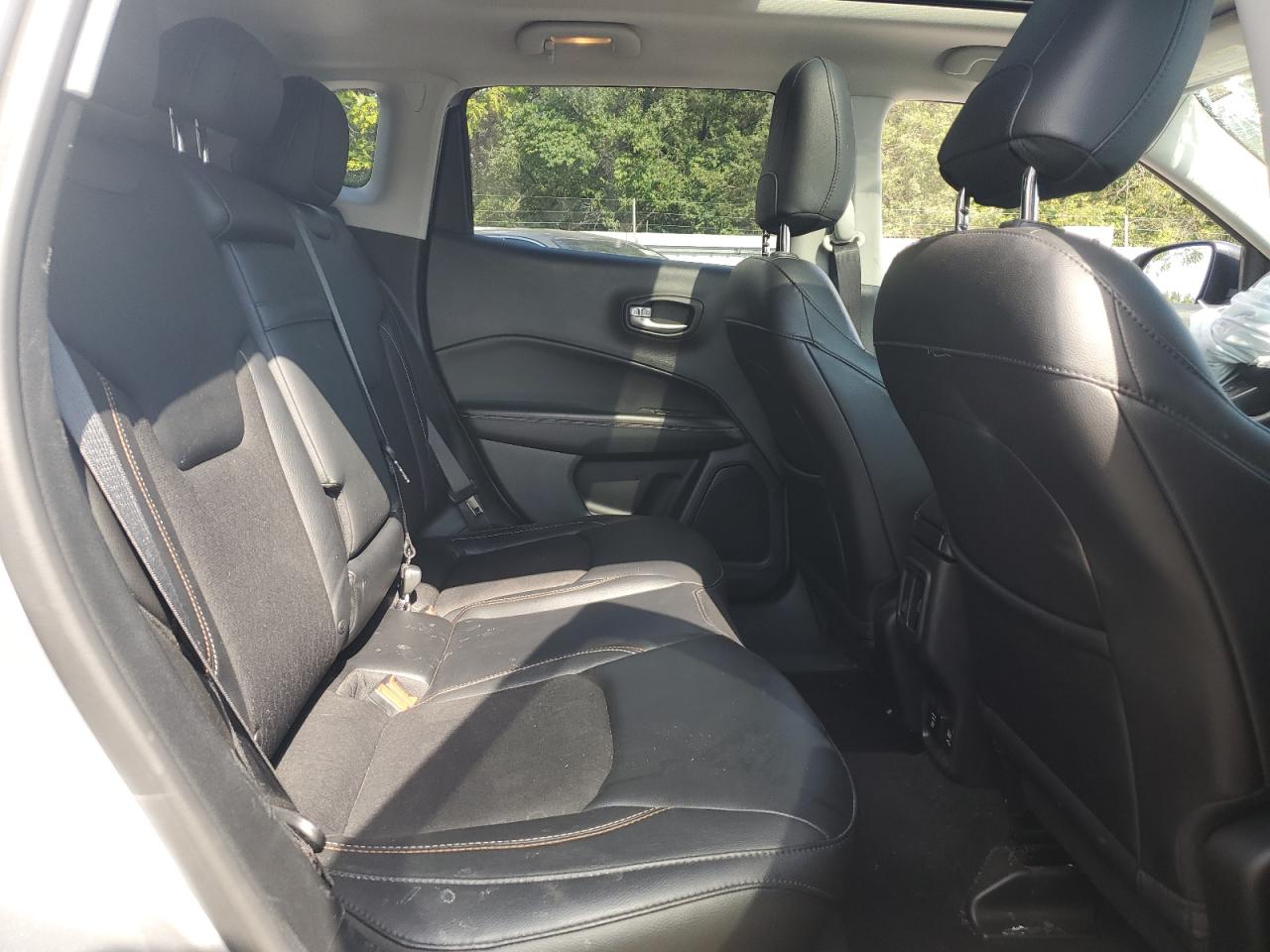 2018 Jeep Compass Latitude VIN: 3C4NJDBB3JT117004 Lot: 70420115