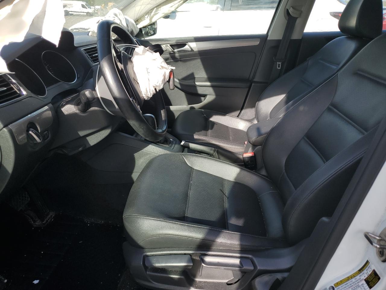 2017 Volkswagen Jetta Se VIN: 3VWDB7AJ2HM413782 Lot: 84759405