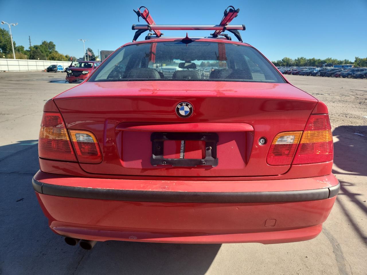 2005 BMW 330 Xi VIN: WBAEW53435PN37232 Lot: 84393915