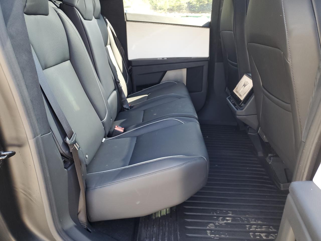 2024 Tesla Cybertruck VIN: 7G2CEHED2RA011776 Lot: 71423795