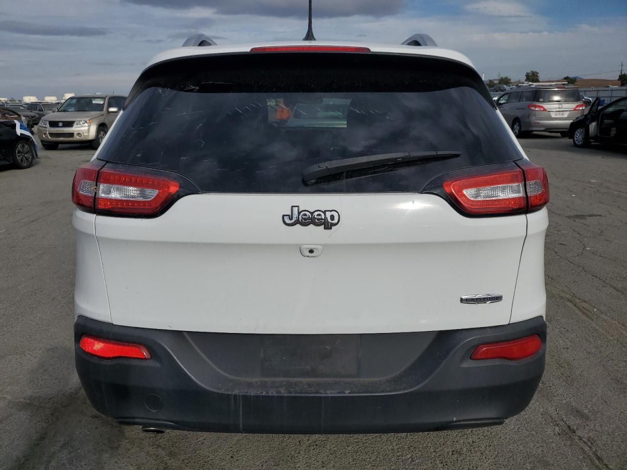 2015 Jeep Cherokee Latitude VIN: 1C4PJLCB4FW741896 Lot: 81921205