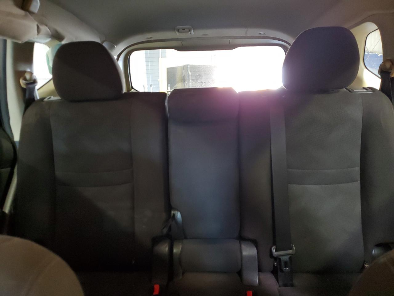 2015 Nissan Rogue S VIN: KNMAT2MV5FP532387 Lot: 81025305