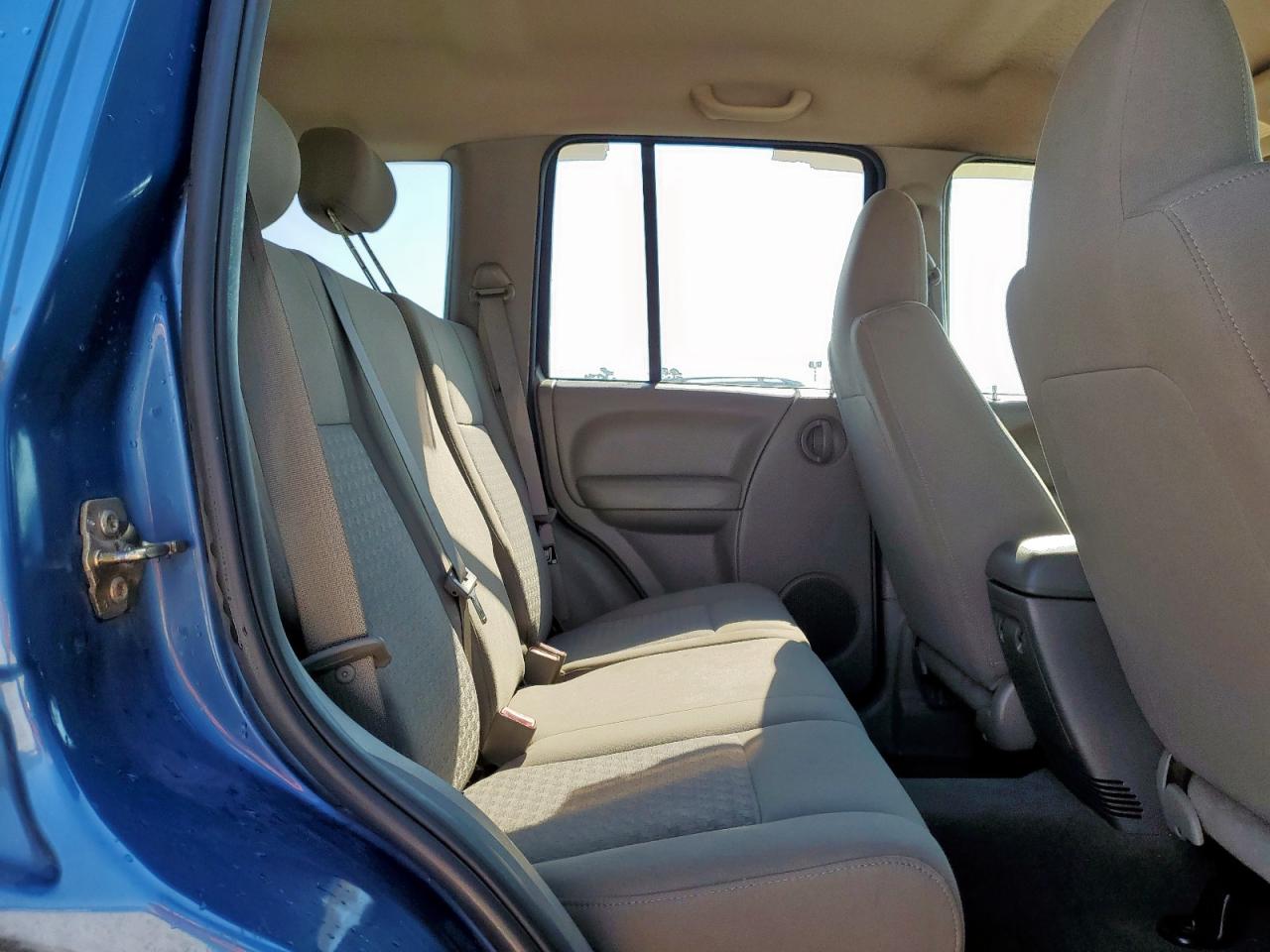 2005 Jeep Liberty Sport VIN: 1J4GK48K75W676899 Lot: 71133105