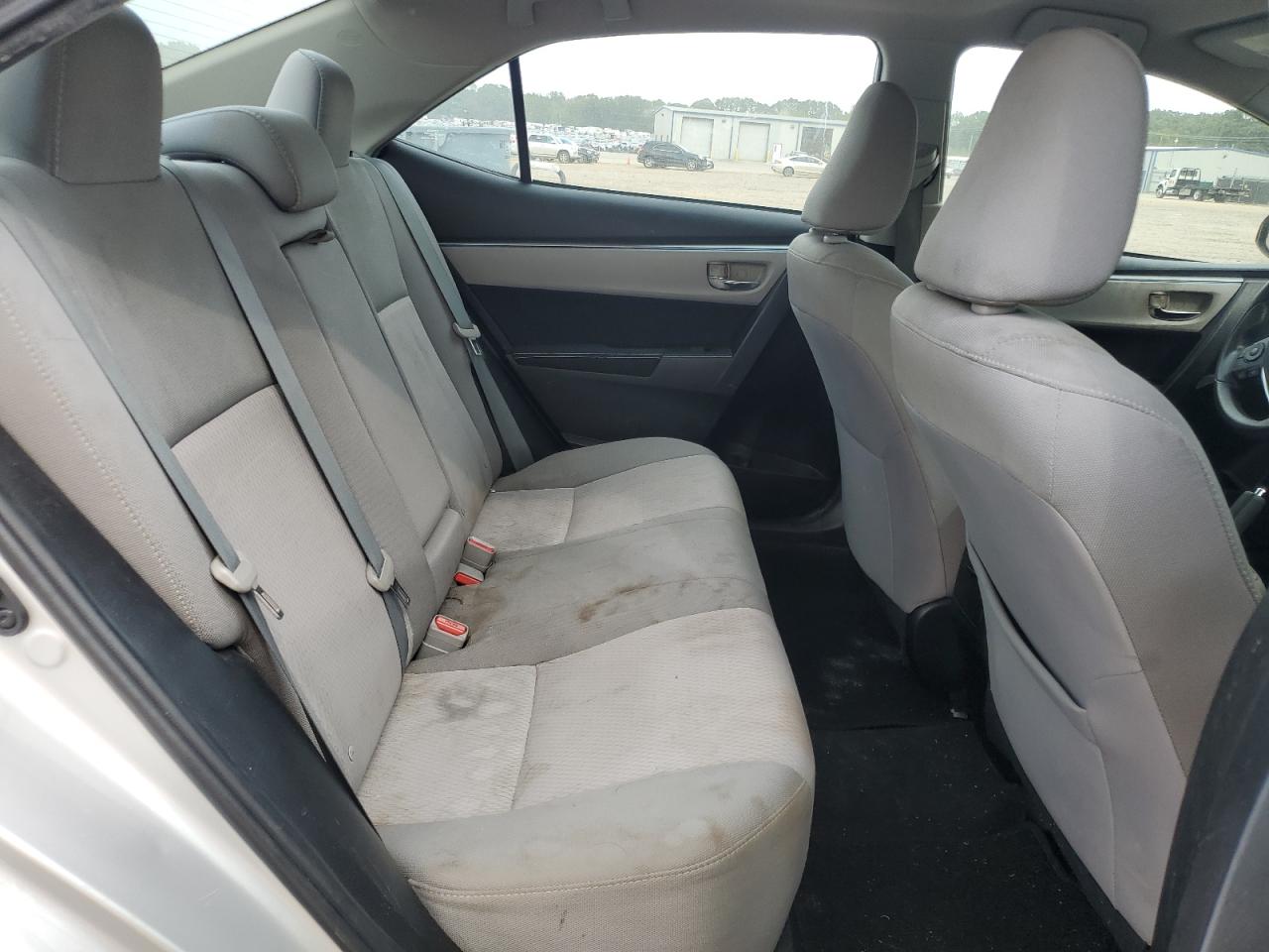 2015 Toyota Corolla L VIN: 5YFBURHE4FP289495 Lot: 84562535