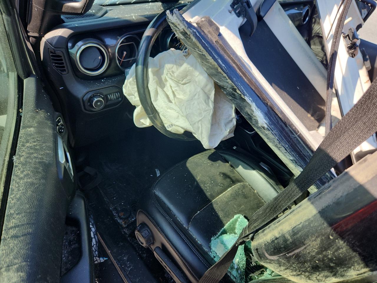 2019 Jeep Wrangler Unlimited Sahara VIN: 1C4HJXEG7KW638471 Lot: 71804595