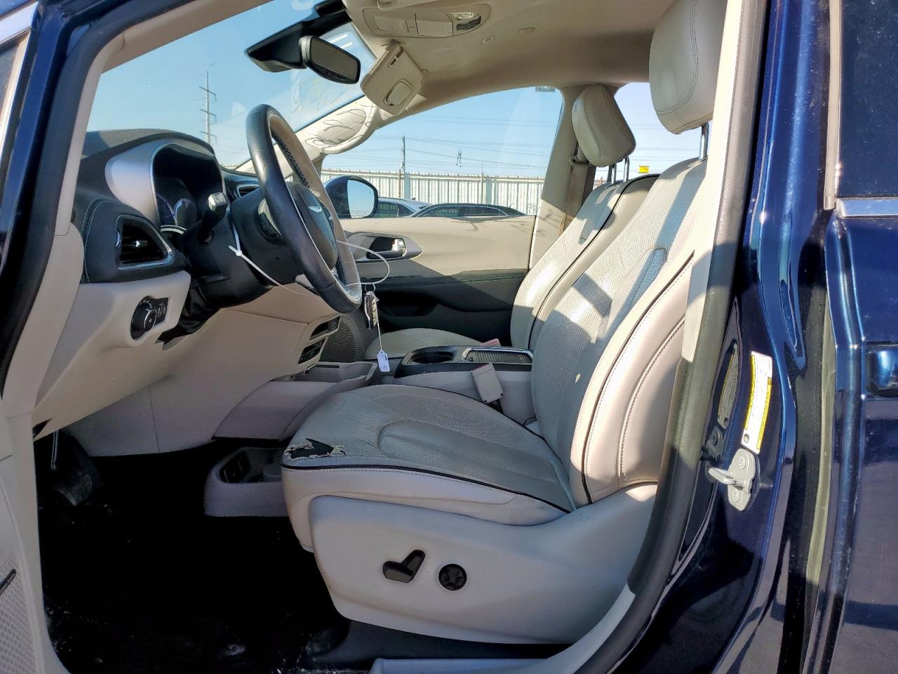 2018 Chrysler Pacifica Hybrid Limited VIN: 2C4RC1N71JR168456 Lot: 81914685