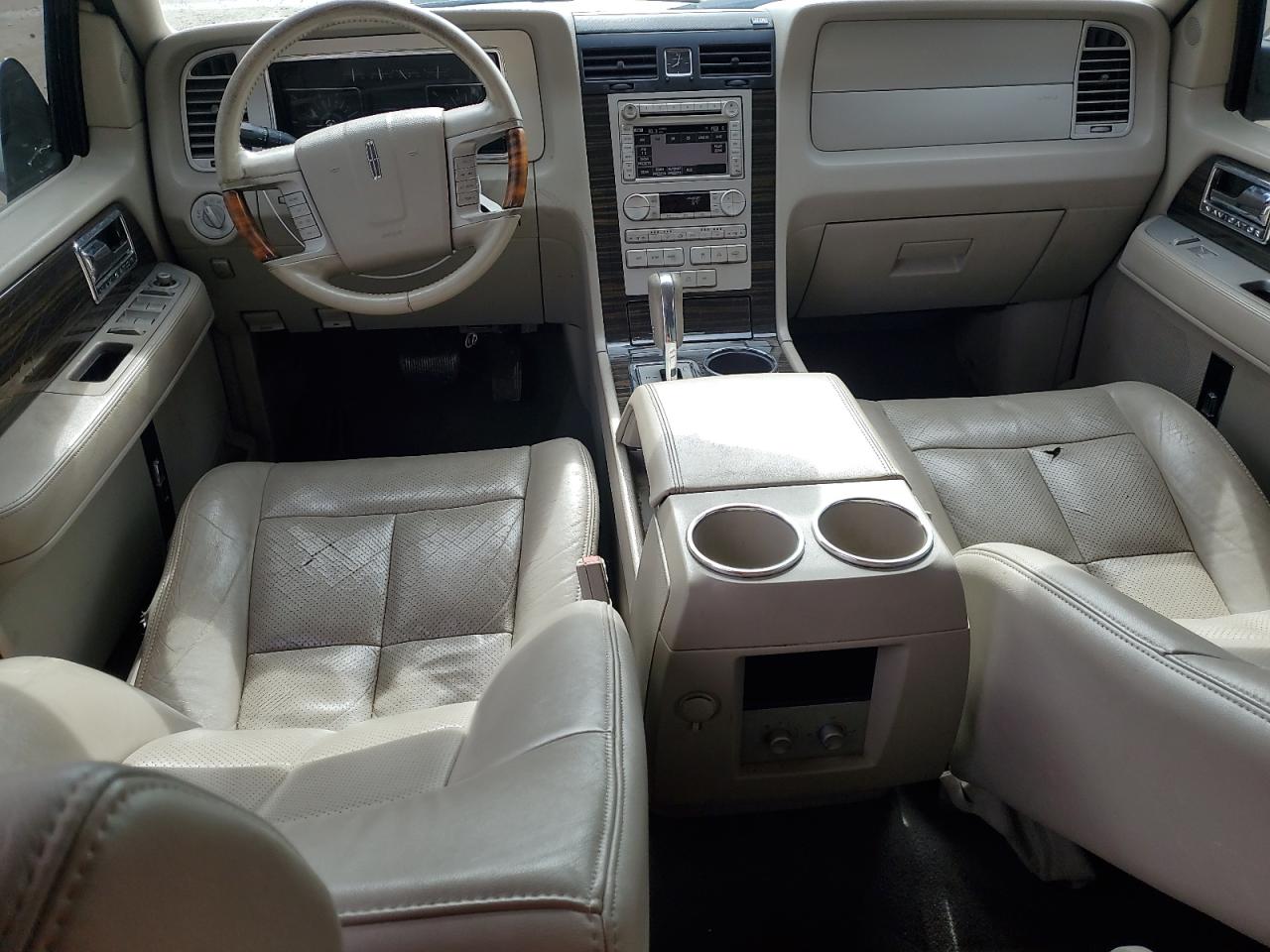 2008 Lincoln Navigator VIN: 5LMFU28538LJ03667 Lot: 81411635