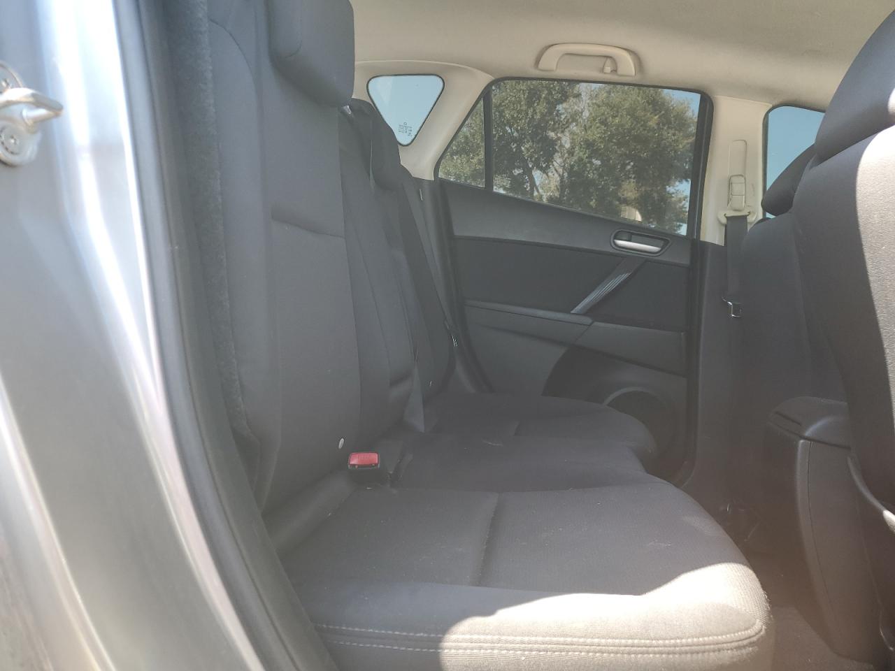 2010 Mazda 3 S VIN: JM1BL1H53A1247577 Lot: 81137375