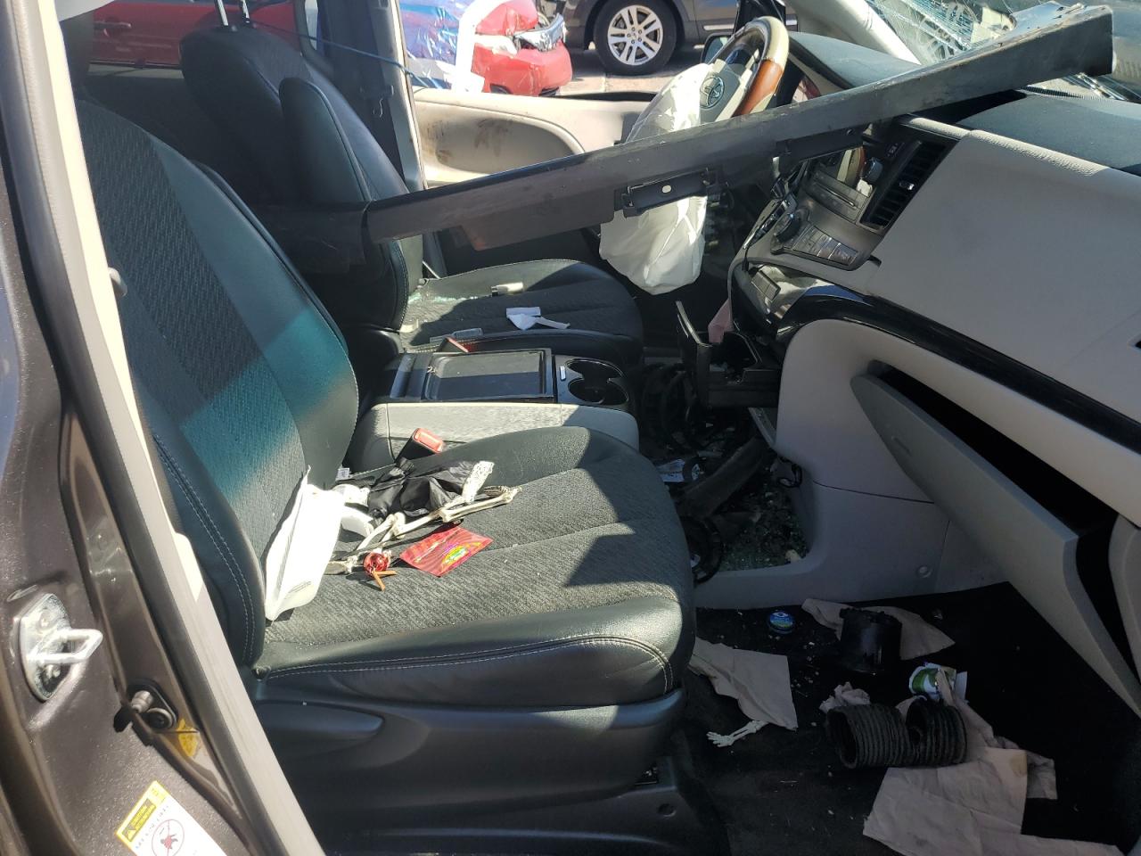 2014 Toyota Sienna Sport VIN: 5TDXK3DC5ES483410 Lot: 84448205