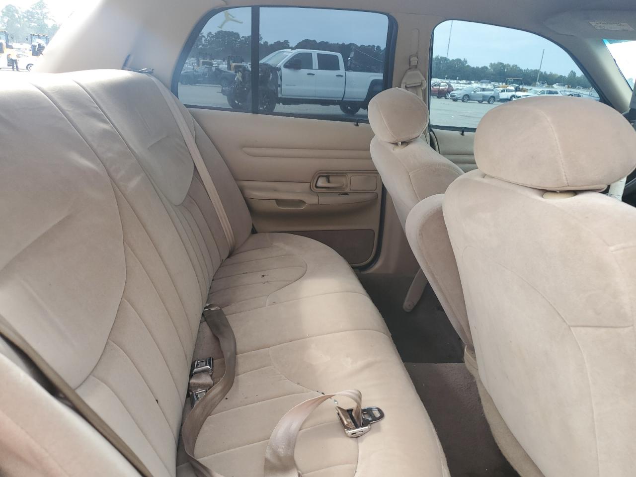 2000 Ford Crown Vict VIN: 2FAFP73W8YX123823 Lot: 80593505
