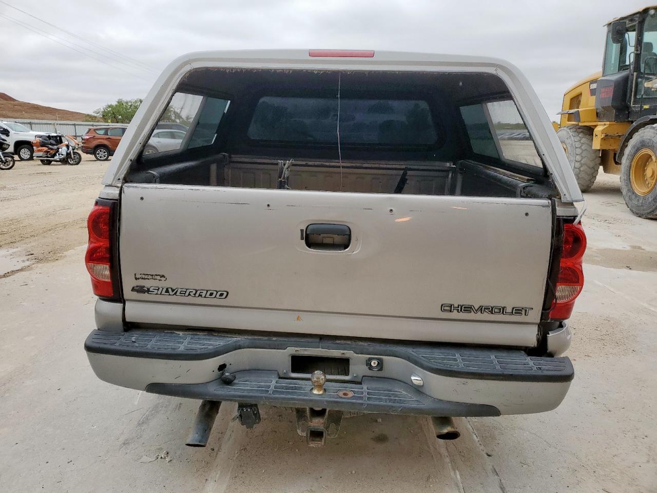 2004 Chevrolet Silverado C1500 VIN: 2GCEC13T341405854 Lot: 71647275