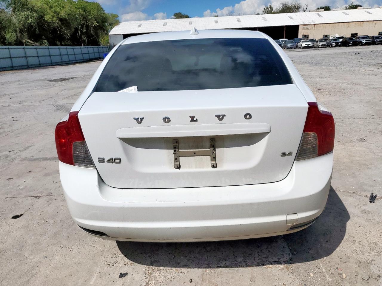 2009 Volvo S40 2.4I VIN: YV1MS382892433709 Lot: 83989375