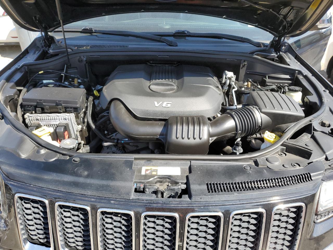 2014 Jeep Grand Cherokee Overland VIN: 1C4RJFCG0EC492695 Lot: 84018315