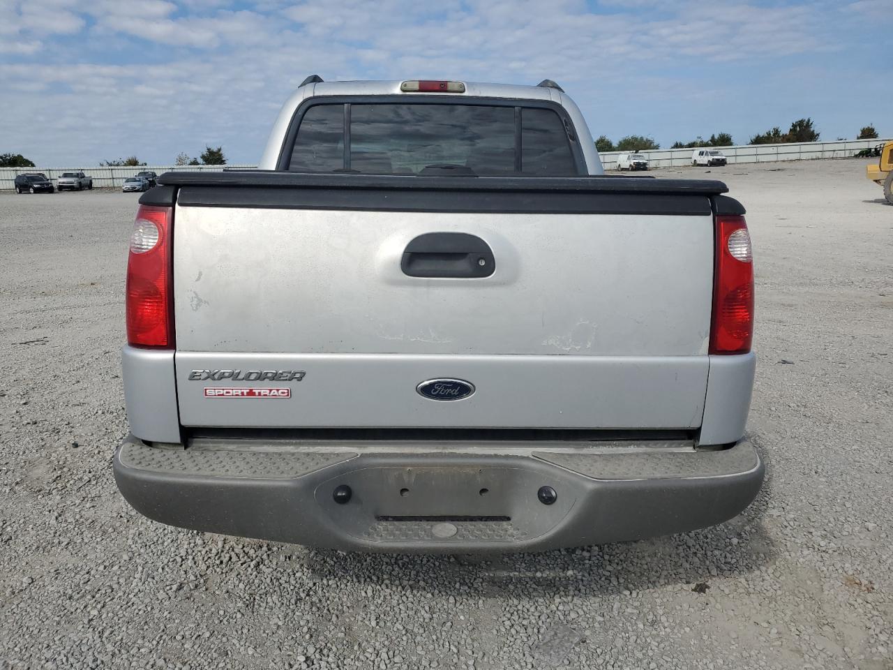 2002 Ford Explorer Sport Trac VIN: 1FMZU67E52UB66604 Lot: 72046435