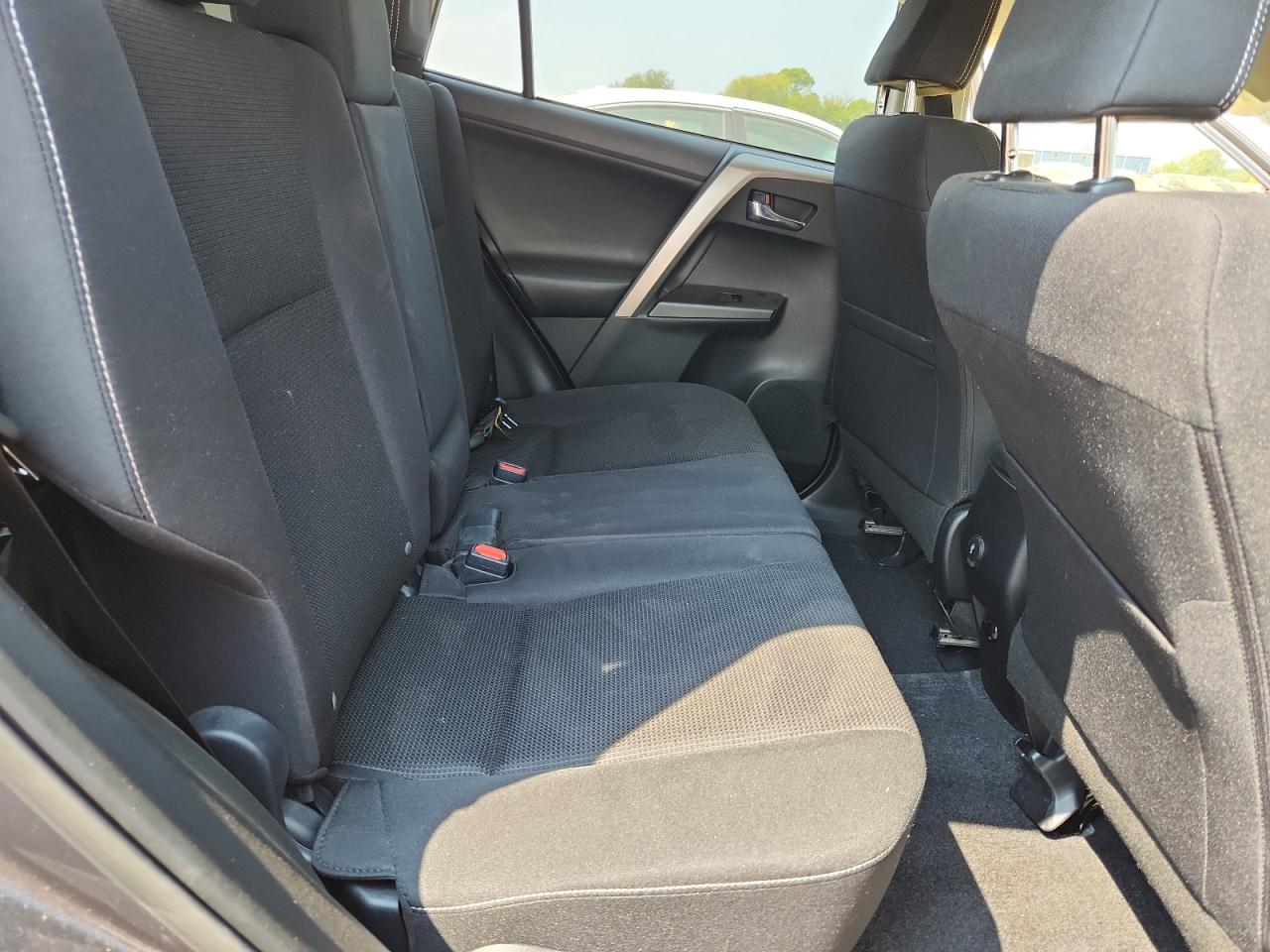 2017 Toyota Rav4 Xle VIN: JTMWFREV0HJ702357 Lot: 80131325