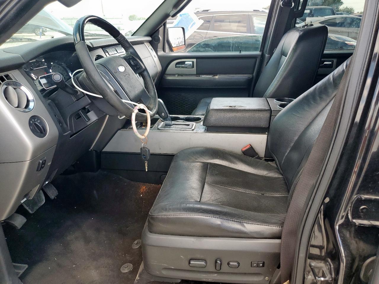 2013 Ford Expedition Limited VIN: 1FMJU2A58DEF45088 Lot: 84408255