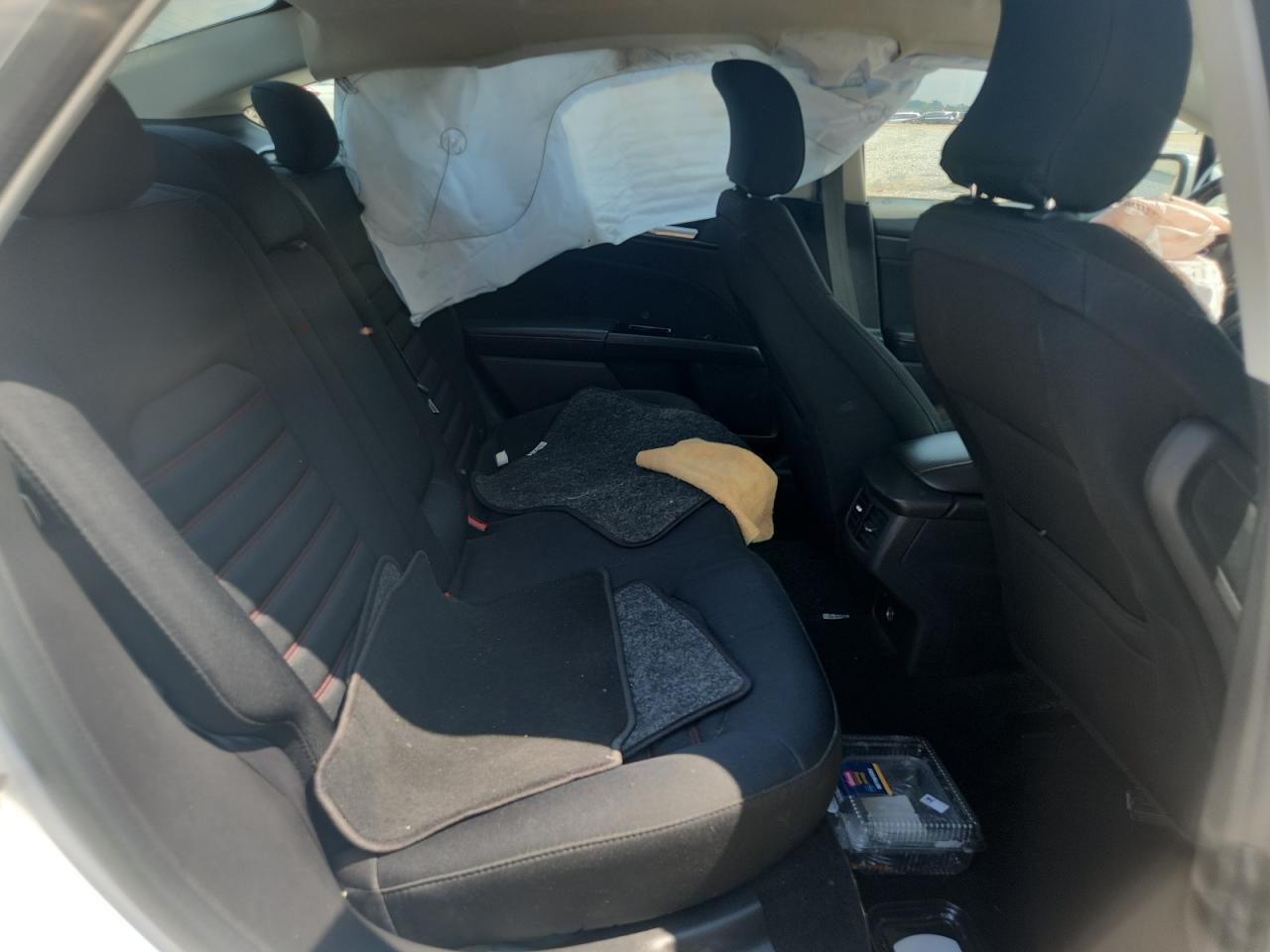 2016 Ford Fusion Se VIN: 3FA6P0H70GR180233 Lot: 71251625