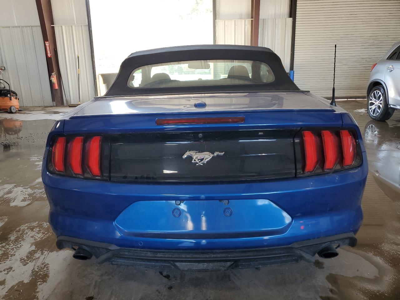 2018 Ford Mustang VIN: 1FATP8UH3J5137578 Lot: 80328205