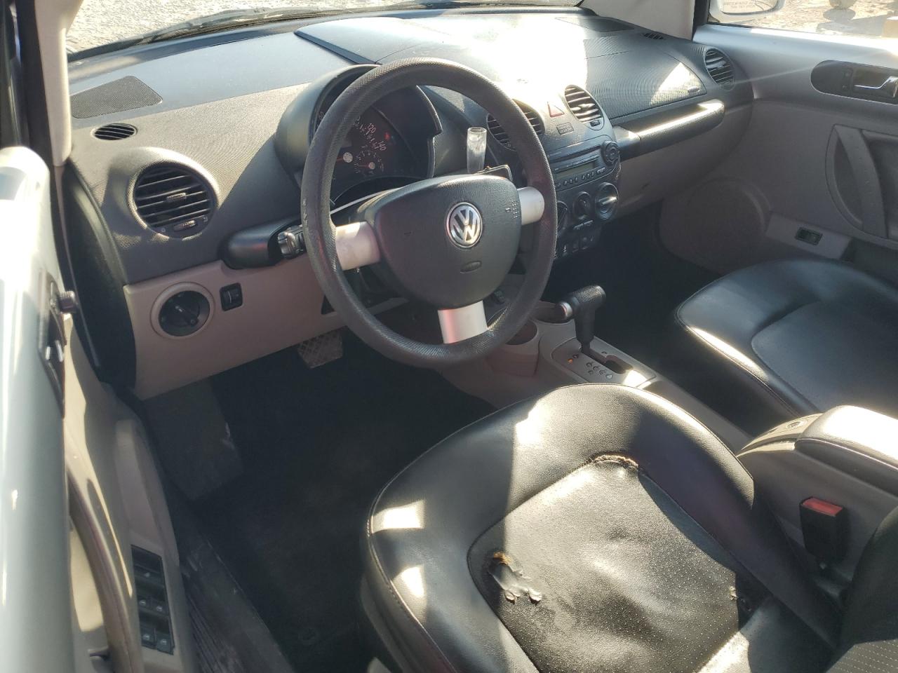 2004 Volkswagen New Beetle Gls VIN: 3VWCM31YX4M334897 Lot: 81156025