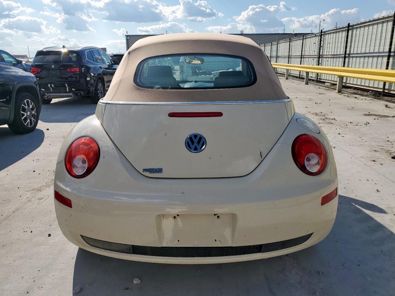 2008 Volkswagen New Beetle Convertible Se VIN: 3VWRF31YX8M414534 Lot: 84005595