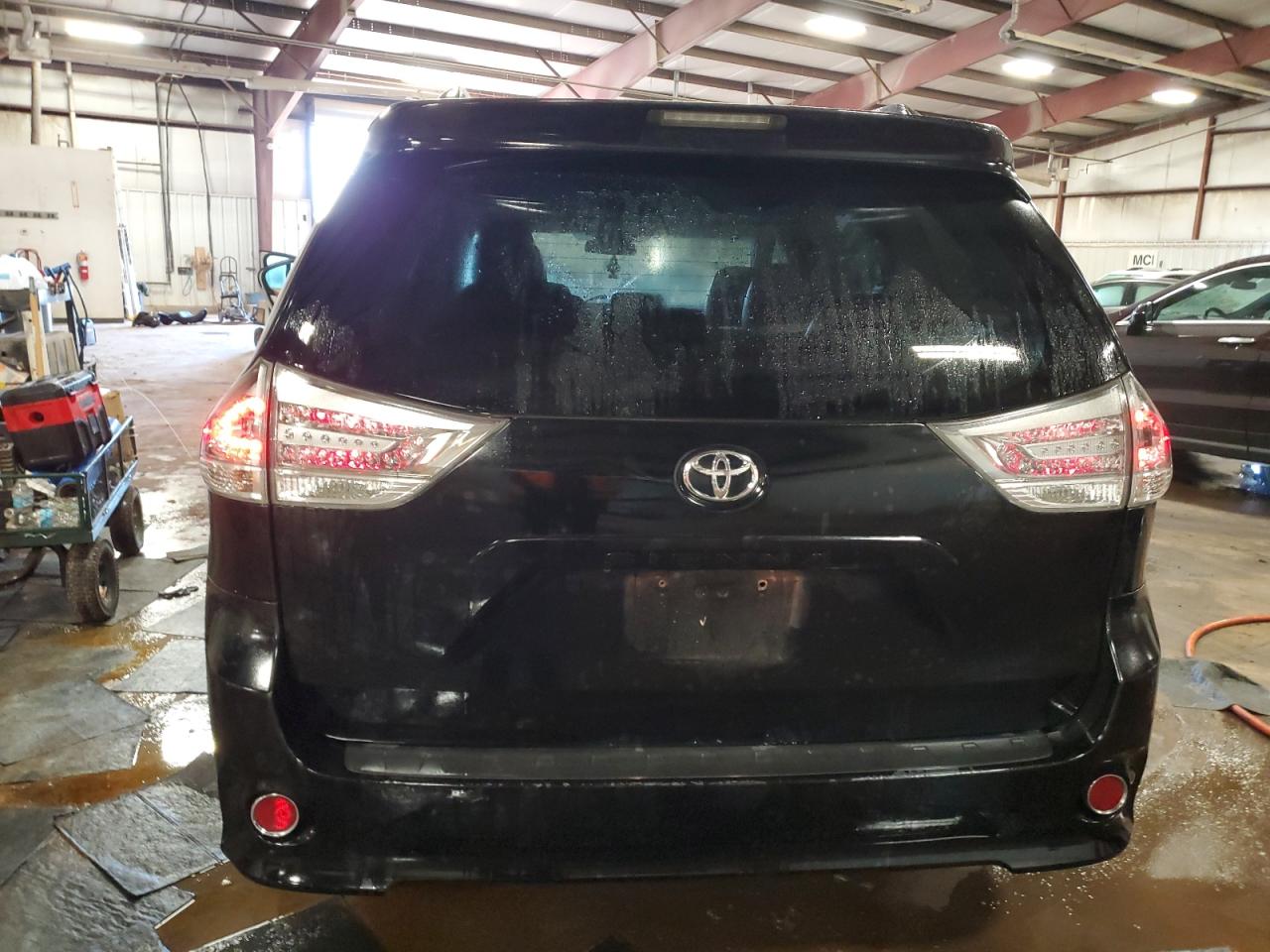 2011 Toyota Sienna Sport VIN: 5TDXK3DC0BS120847 Lot: 81500935