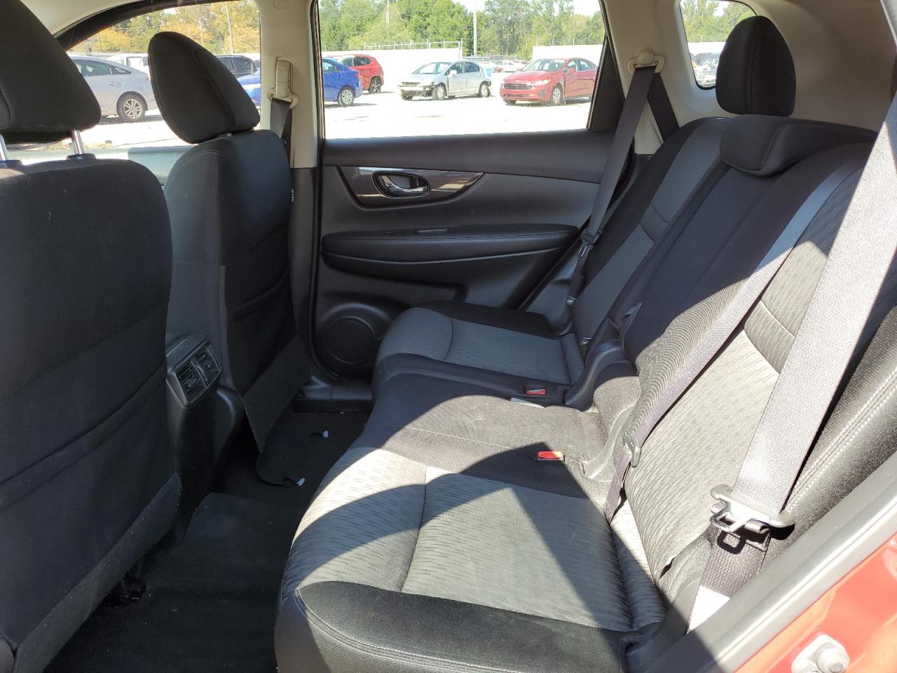 2017 Nissan Rogue S VIN: JN8AT2MV7HW007392 Lot: 80833215