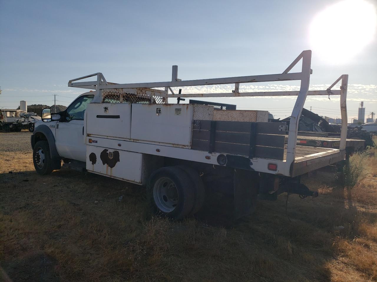 2005 Ford F450 Super Duty white other gas 1FDXF46Y35EB97091 photo #3