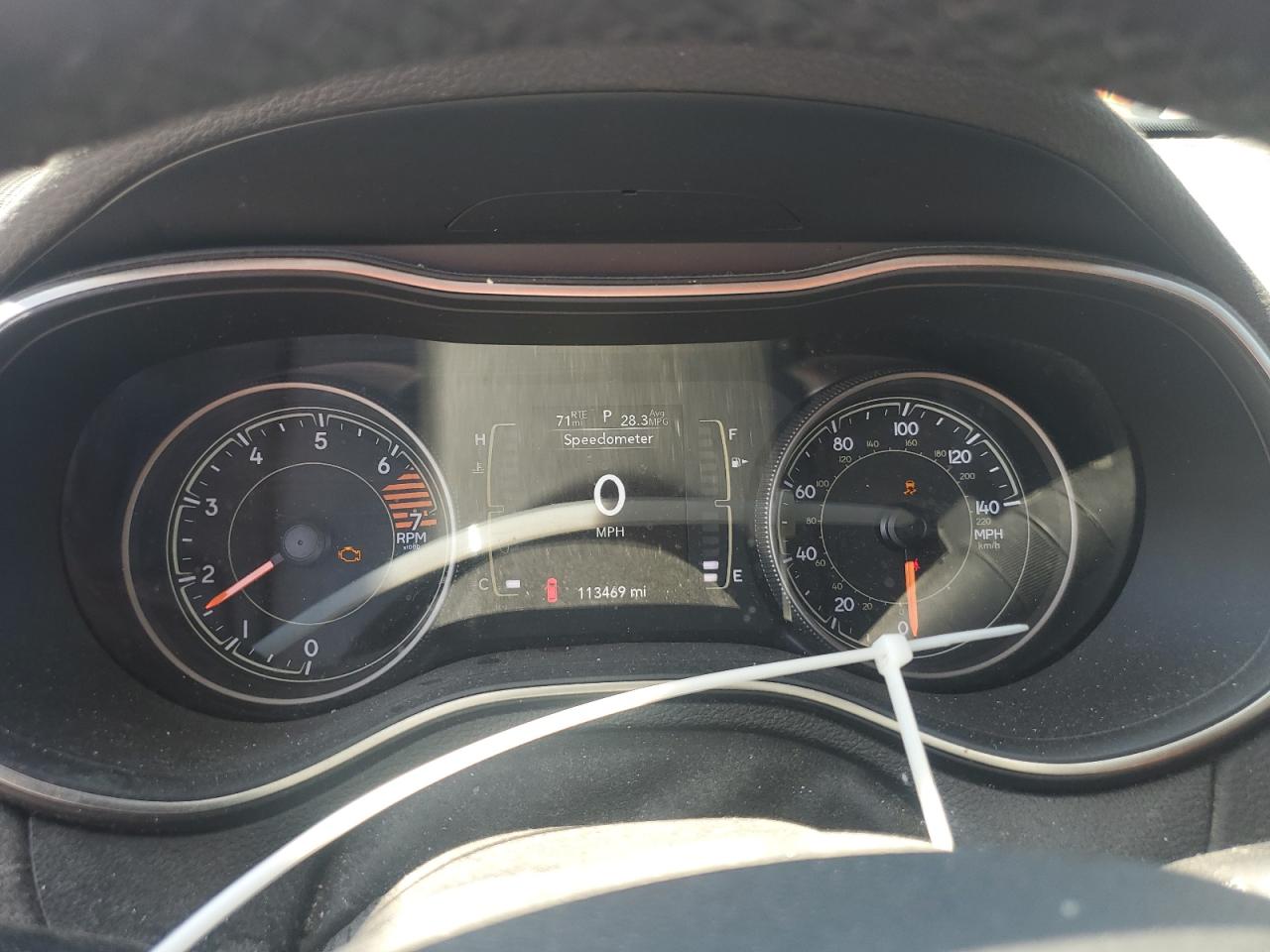 2019 Jeep Cherokee Latitude Plus VIN: 1C4PJLLB5KD396724 Lot: 81880575