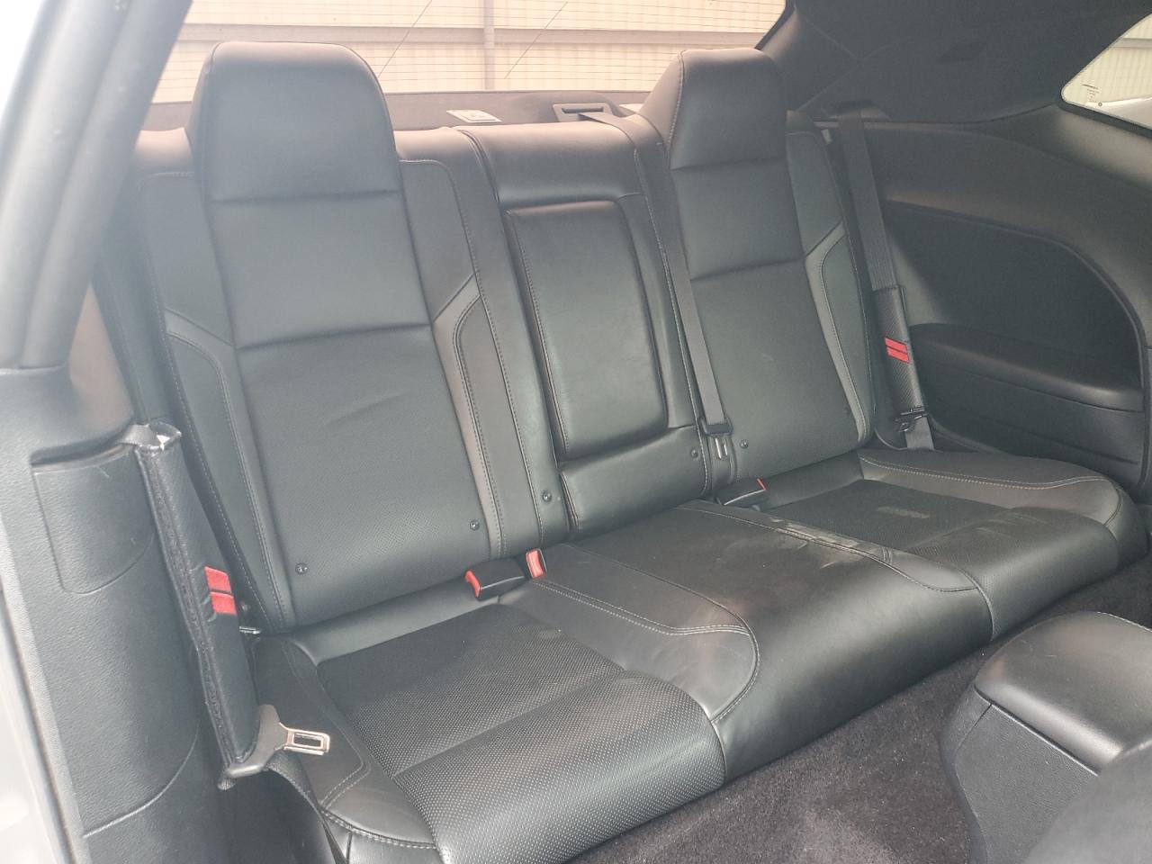 2018 Dodge Challenger Sxt VIN: 2C3CDZAG2JH251556 Lot: 81132025