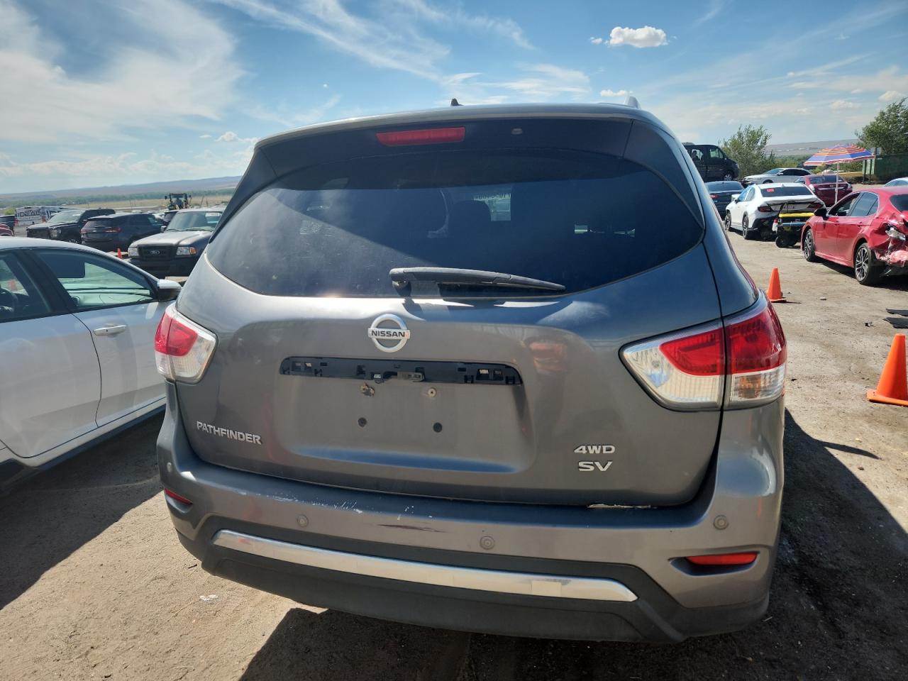 2015 Nissan Pathfinder S VIN: 5N1AR2MM1FC646721 Lot: 71050405