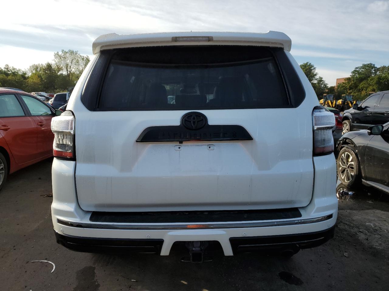 2019 Toyota 4Runner Sr5/Sr5 Premium VIN: JTEBU5JR4K5614980 Lot: 82073975