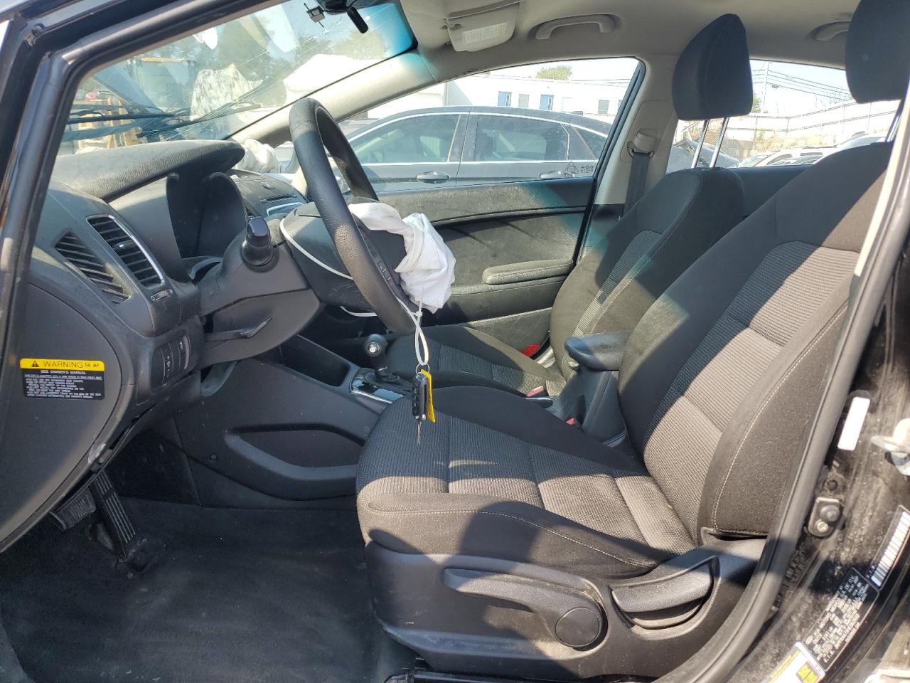 2017 Kia Forte Lx VIN: 3KPFK4A7XHE062693 Lot: 81452905