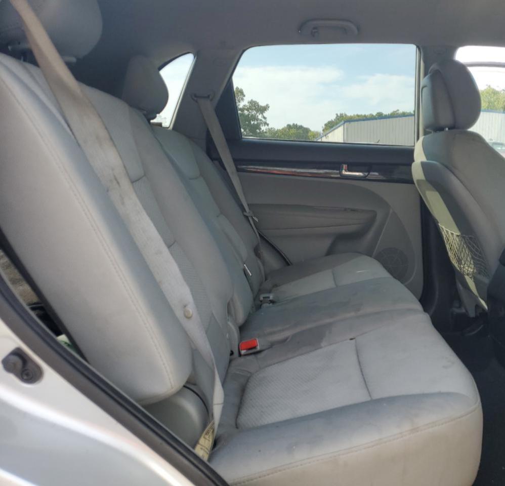 2012 Kia Sorento Base VIN: 5XYKT3A12CG195767 Lot: 81789205