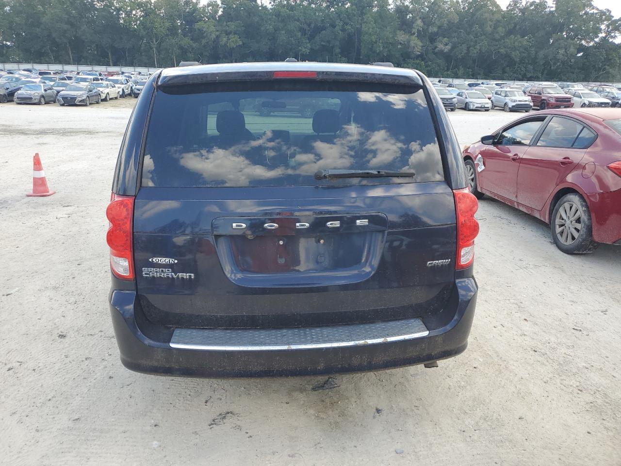 2011 Dodge Grand Caravan Crew VIN: 2D4RN5DG2BR606571 Lot: 80439005