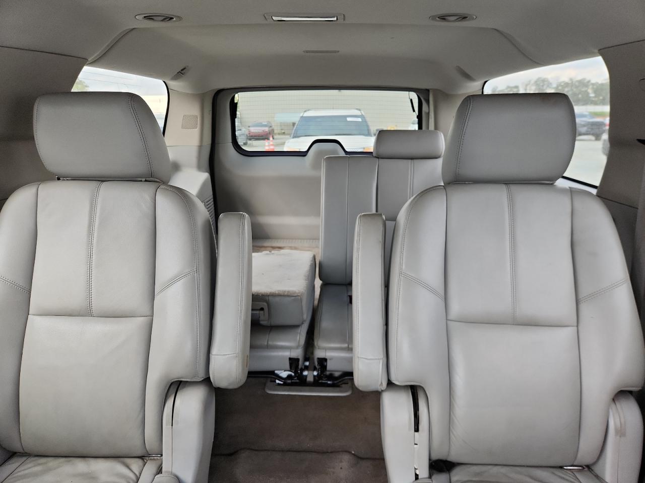 2014 Chevrolet Suburban K1500 Lt VIN: 1GNSKJE75ER141221 Lot: 71157495