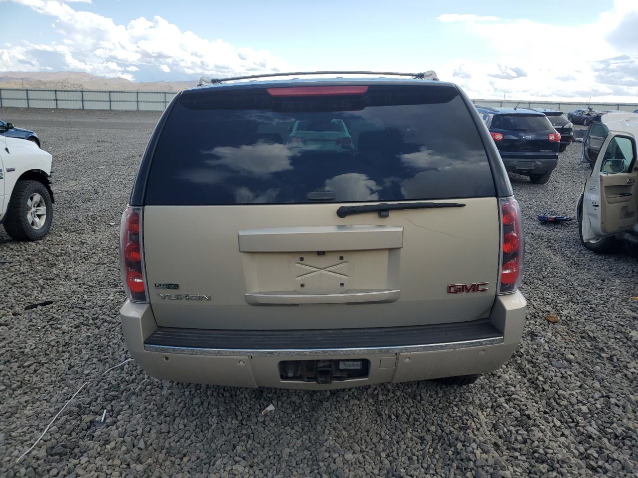 2010 GMC Yukon Denali VIN: 1GKUKEEF7AR185106 Lot: 71897785