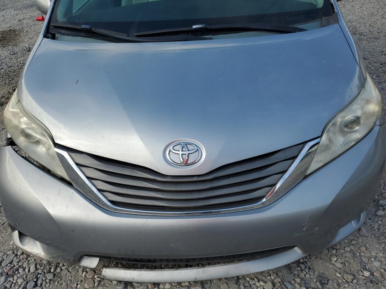 2013 Toyota Sienna Xle VIN: 5TDYK3DC8DS304733 Lot: 84221835