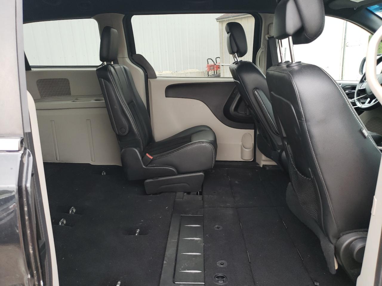 2018 Dodge Grand Caravan Sxt VIN: 2C4RDGCG3JR208006 Lot: 71361615