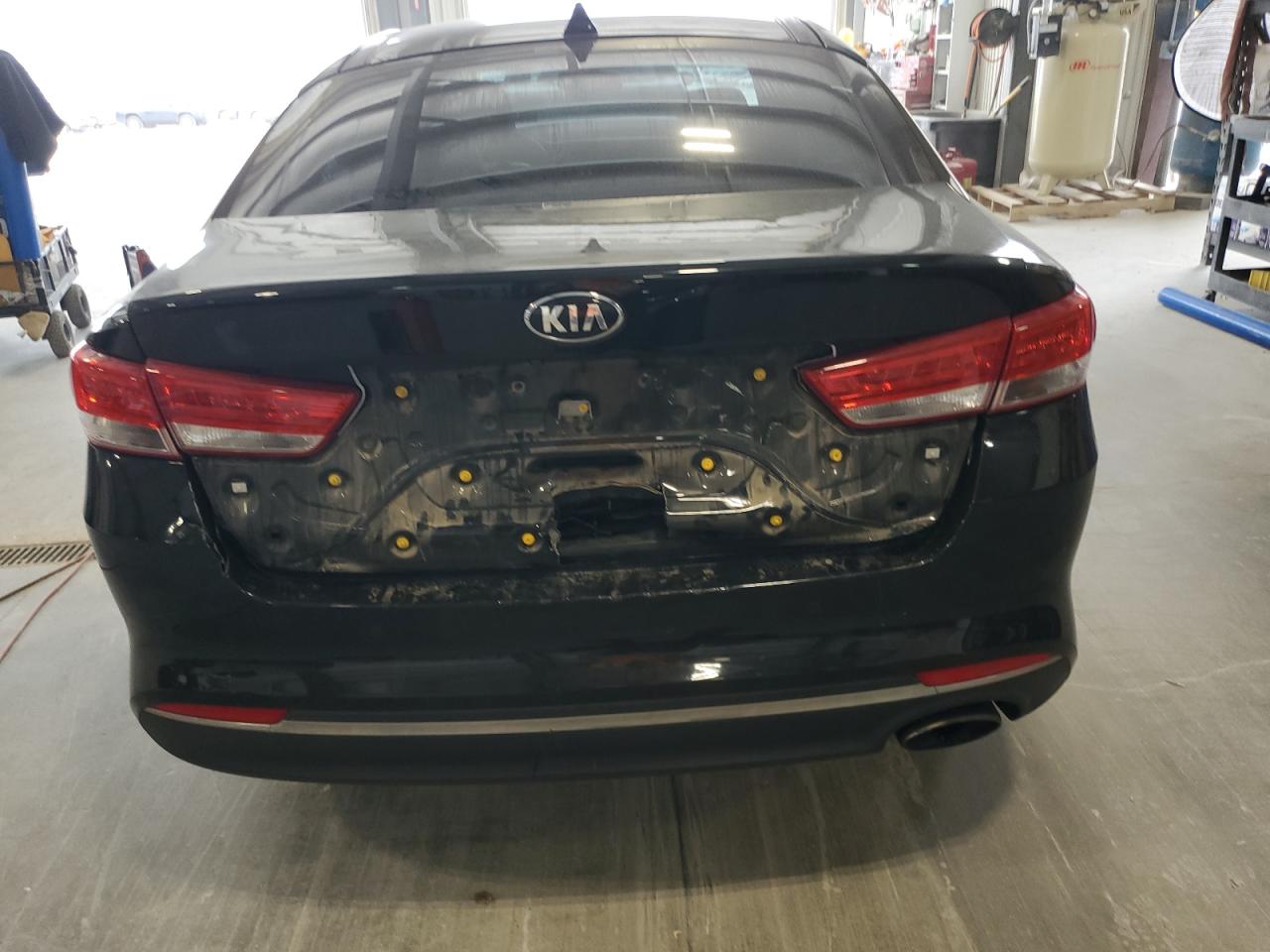 2017 Kia Optima Ex VIN: 5XXGU4L32HG151996 Lot: 84263725