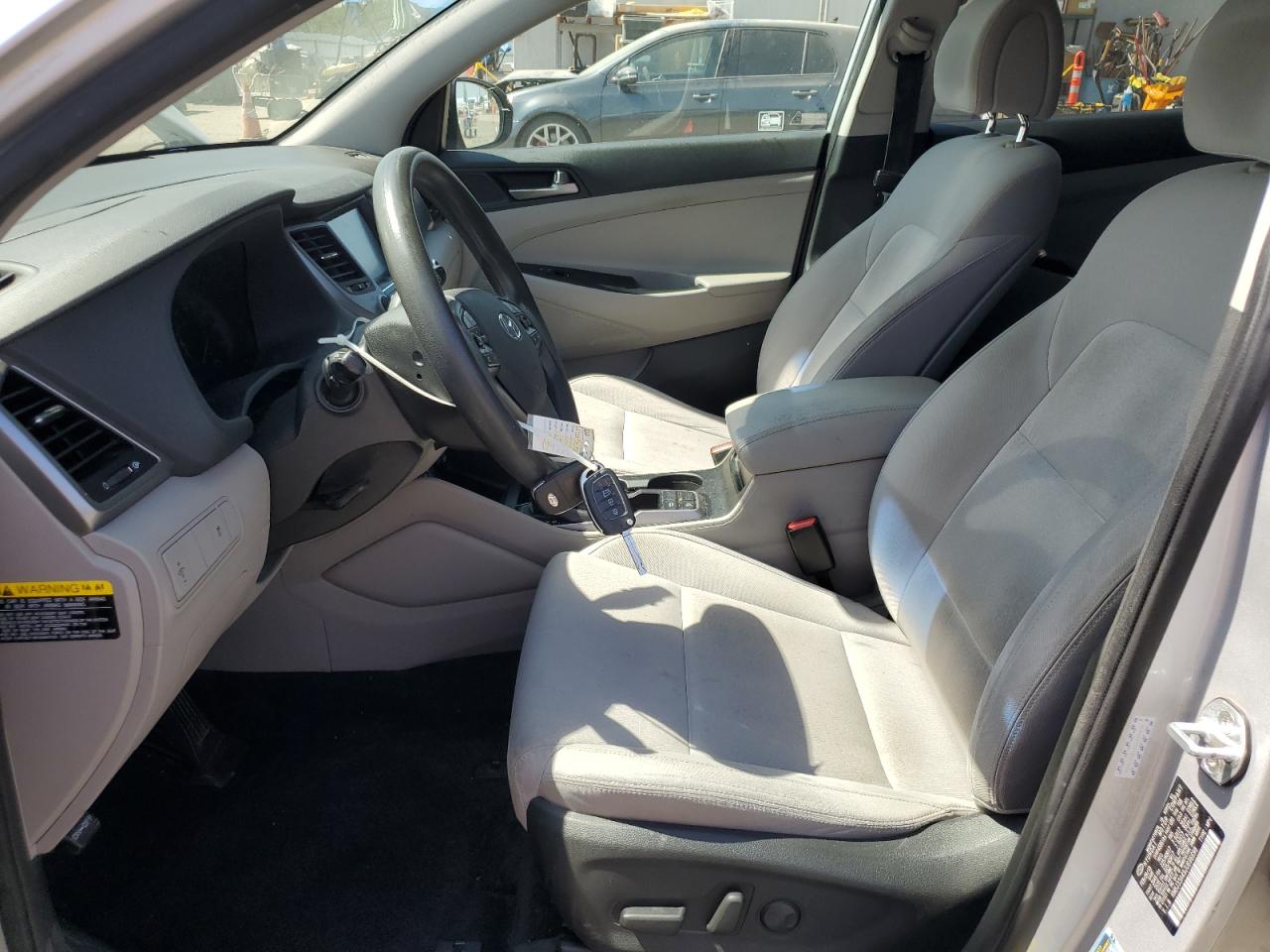 2018 Hyundai Tucson Sel VIN: KM8J33A49JU696698 Lot: 81082295