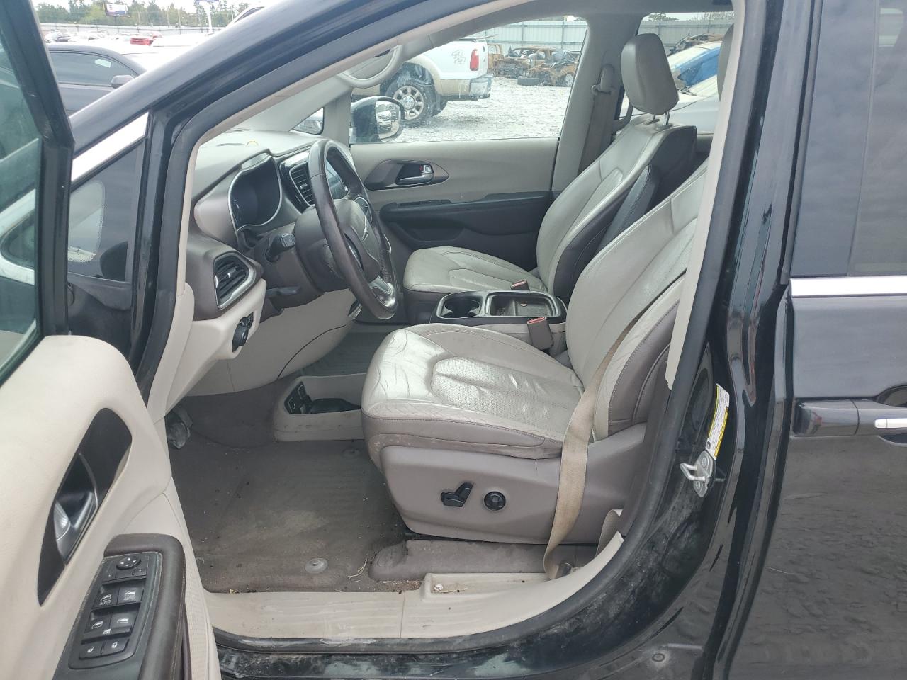 2018 Chrysler Pacifica Touring L VIN: 2C4RC1BG7JR233511 Lot: 71950245