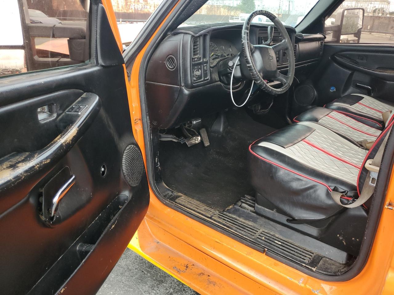 2000 Chevrolet Silverado C2500 VIN: 1GCGC24U9YE367069 Lot: 81801035