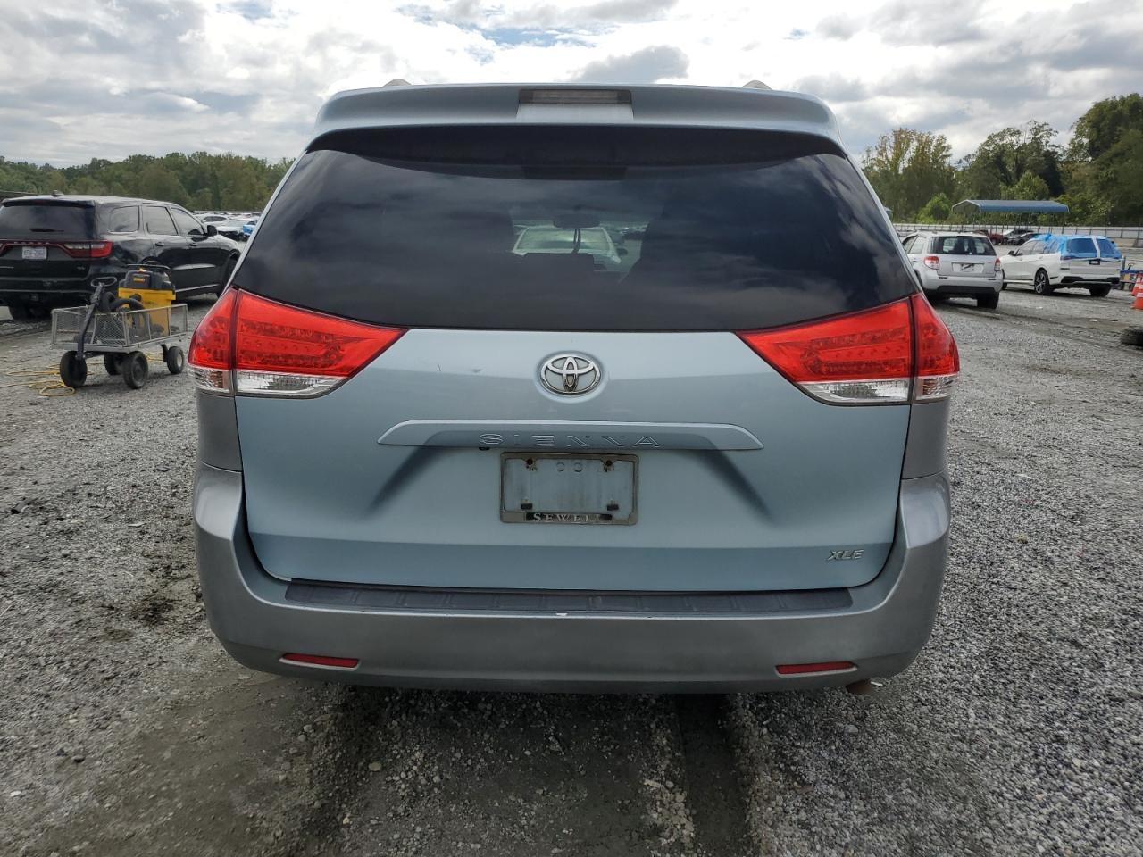 2013 Toyota Sienna Xle VIN: 5TDYK3DC0DS401067 Lot: 84659005