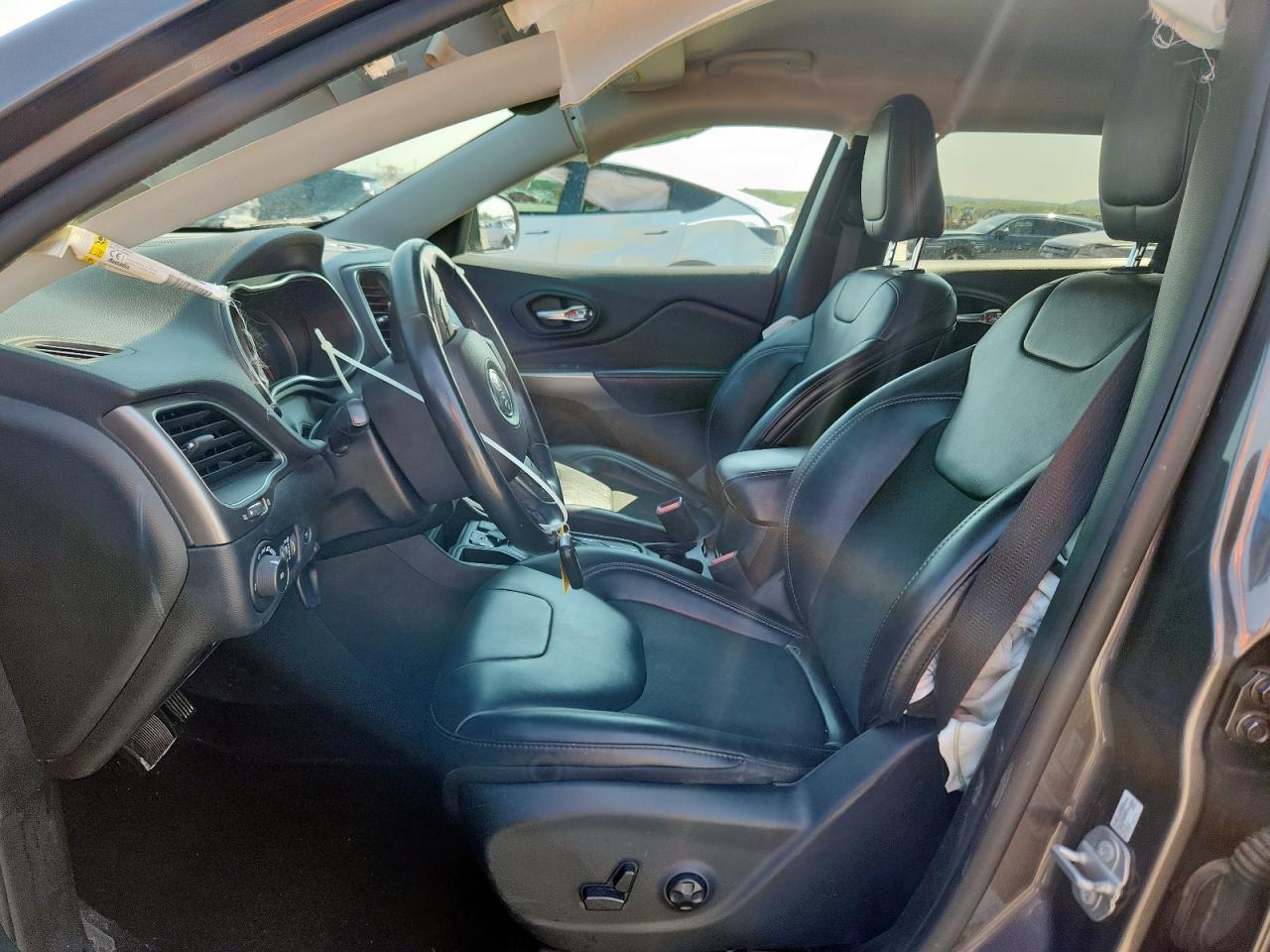 2019 Jeep Cherokee Latitude Plus VIN: 1C4PJLLX3KD290932 Lot: 81157445