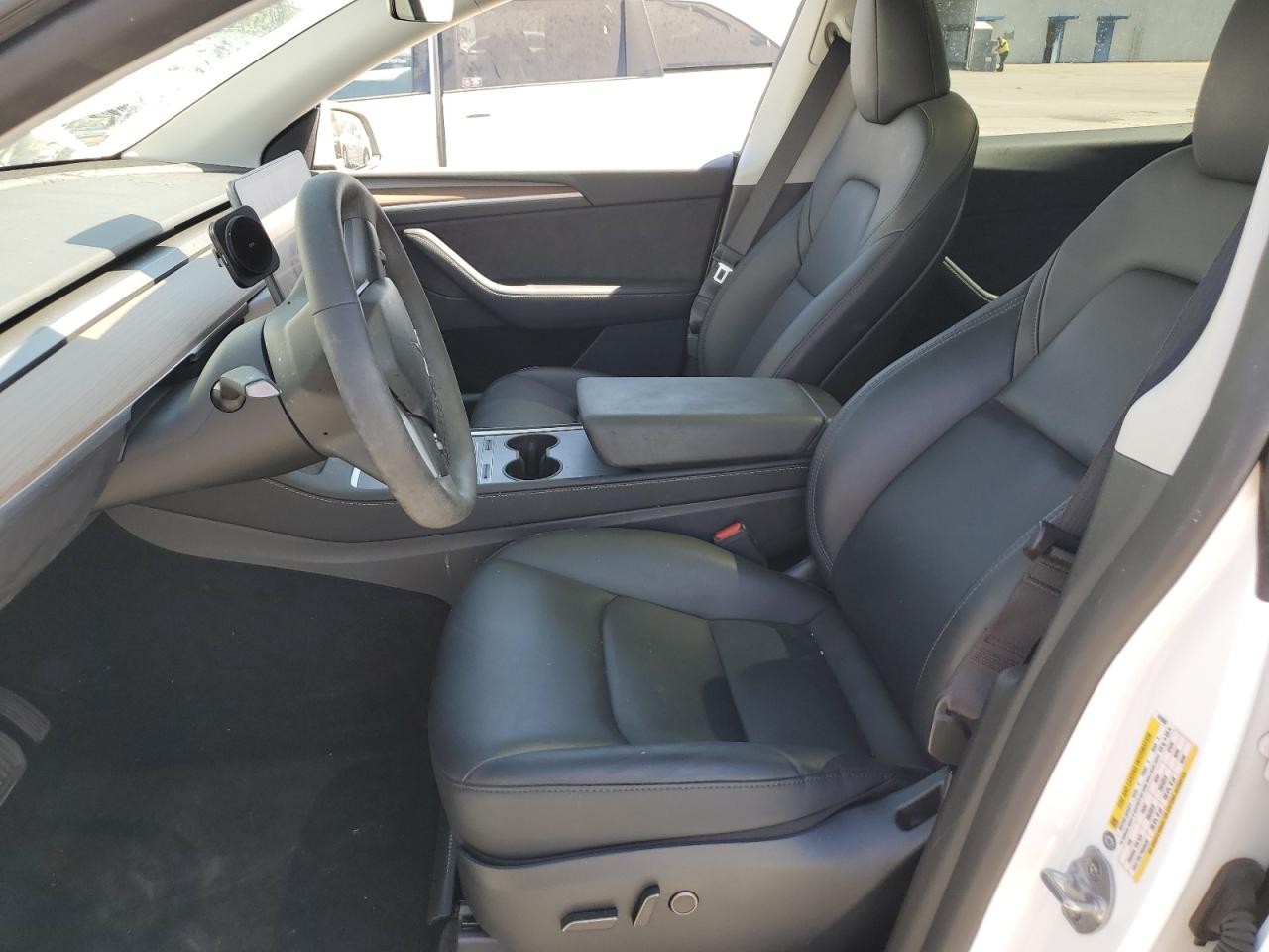 2024 Tesla Model Y VIN: 7SAYGDEEXRF075803 Lot: 70549225