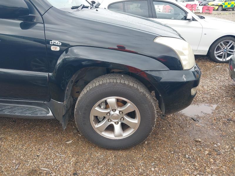 2004 TOYOTA LAND CRUISER LC4