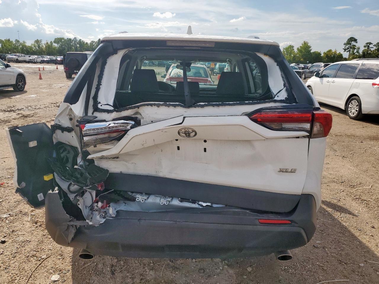 2022 Toyota Rav4 Xle VIN: 2T3W1RFVXNW203012 Lot: 84021245