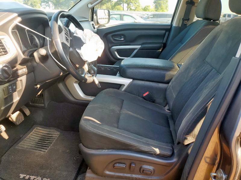  NISSAN TITAN 2019 Szary