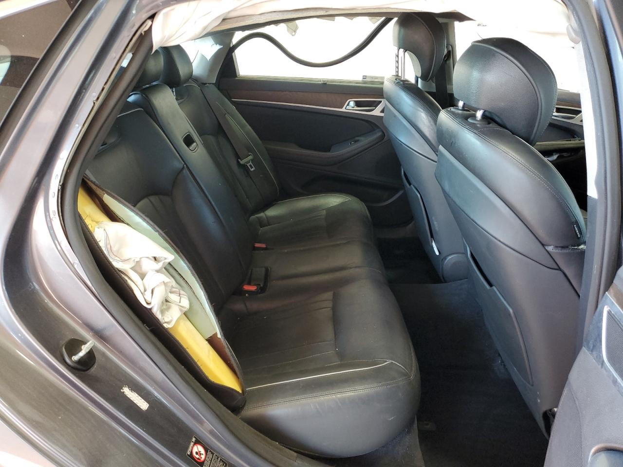 2015 Hyundai Genesis 3.8L VIN: KMHGN4JE1FU083078 Lot: 70884735