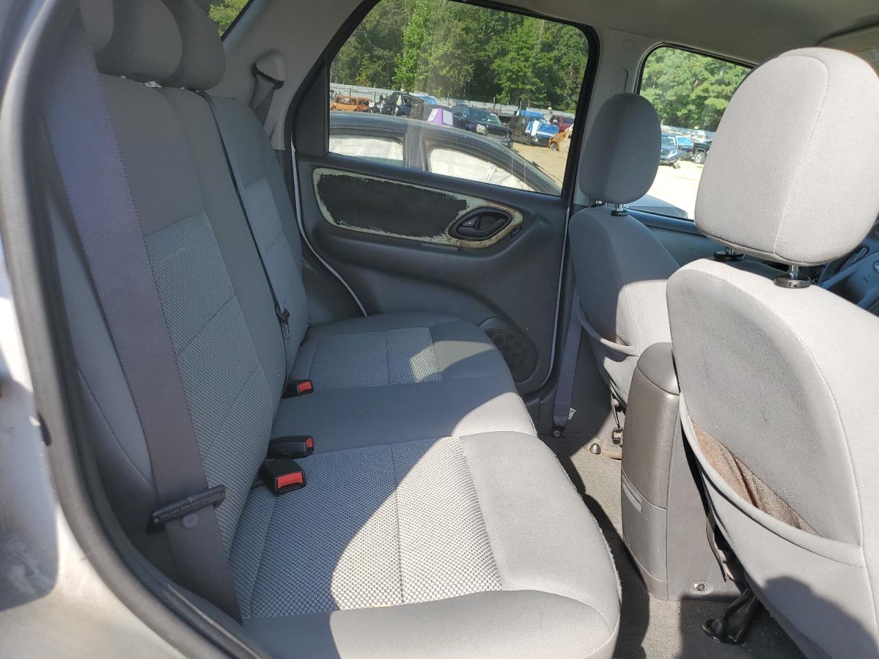 2005 Ford Escape Xlt VIN: 1FMYU93135KE47056 Lot: 83827235